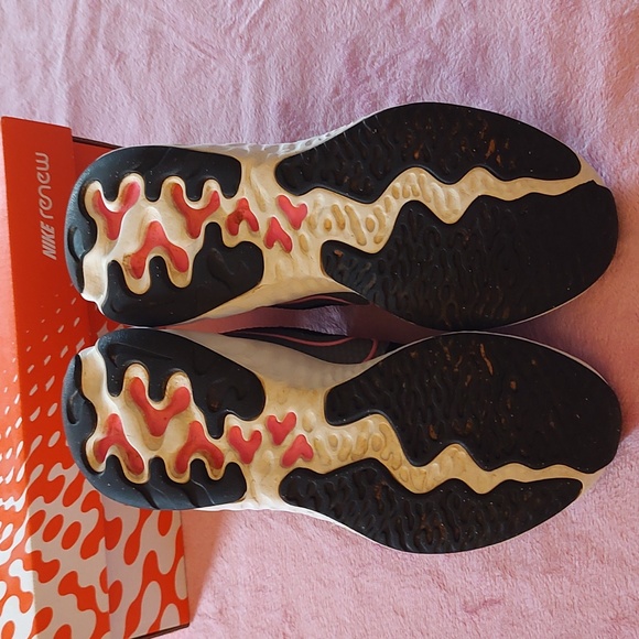 Nike Renew - Picture 3 of 4